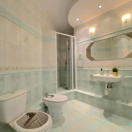 Umbrella - 10 Min To Old Town Gdansk,pkp & Shopping Mall Homestay *
